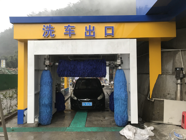 宜賓全自動(dòng)電腦洗車(chē)機(jī)安裝案例